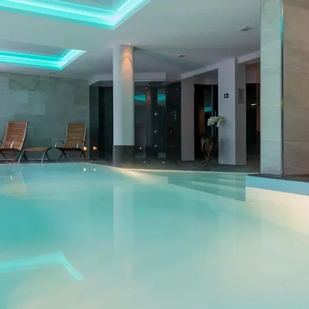 Szálloda Grand Des Alpes 5*